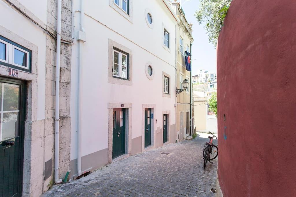 Sao Vicente IV - Eco-Flat With French Balcony & View Apartment Lisbon Bagian luar foto